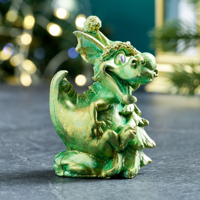 Фигура "Дракон с елкой" зеленый с позолотой - фото 95497