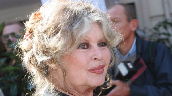 «Лучше бы я родила собаку»: перед смертью Брижит Бардо дала обещание сыну