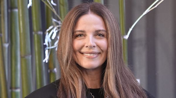 «Как будто она старшая»: Наталия Власова про отношения с дочерью