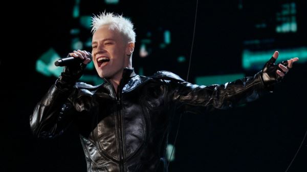 «Привет, родные!» — SHAMAN поздравил россиян с Новым годом