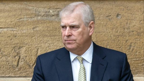 Дочери бывшего принца Эндрю отреклись от него ради общения с королевской семьей