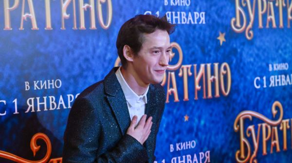 «УРА! 2026!» — звезда «Комбинации» пожелал зрителям Пятого канала впечатлений