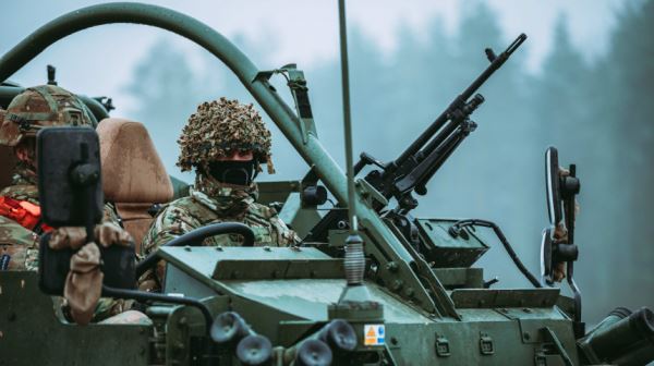 Великобритания выделила £200 млн на подготовку к размещению войск на Украине