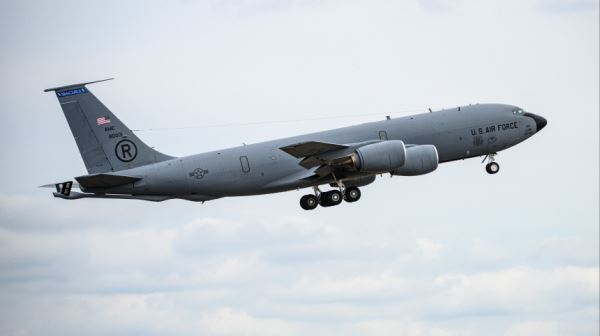 Американский самолет-заправщик зафиксирован вблизи Венесуэлы