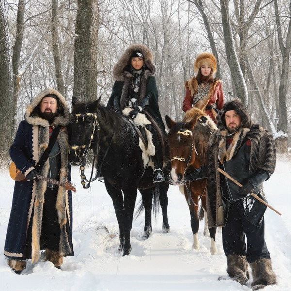 Алсу и Ay Yola показали зимнюю красоту в клипе «Ай, былбылым»